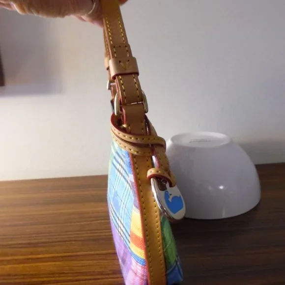 Vintage Dooney & Bourke Picnic Mini Purse - Picture 3 of 7
